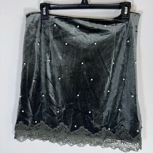 SHEIN Curve Gray Velvet Skirt with Lace Trim and Faux Pearl Accents Size 12-14